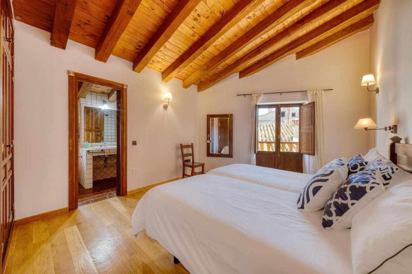 Cuesta Del Reloj Guest House Piedralaves Ngoại thất bức ảnh