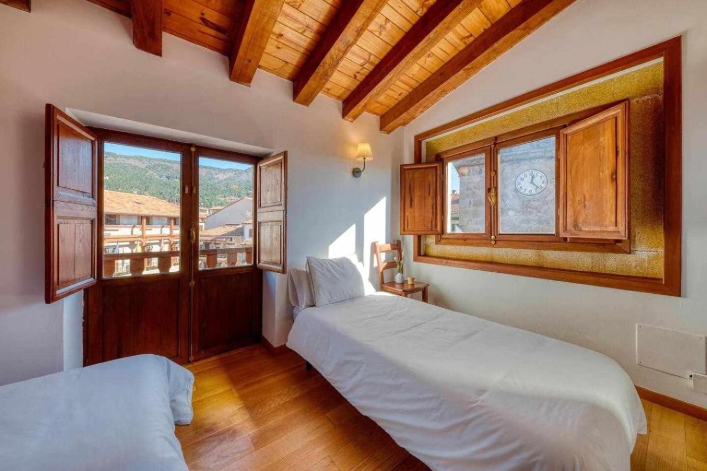 Cuesta Del Reloj Guest House Piedralaves Ngoại thất bức ảnh