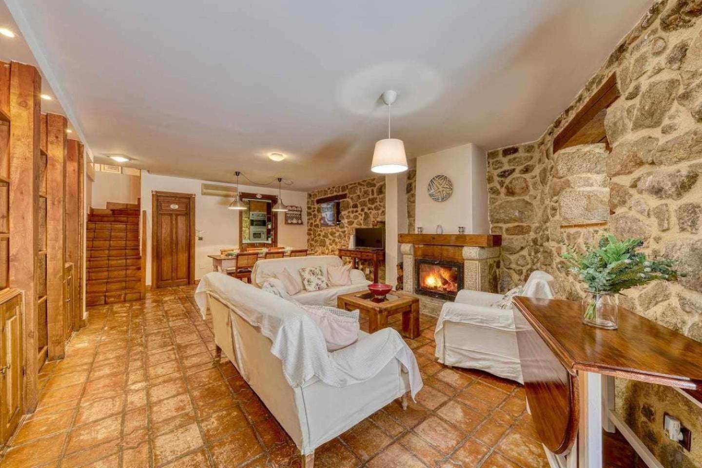 Cuesta Del Reloj Guest House Piedralaves Ngoại thất bức ảnh