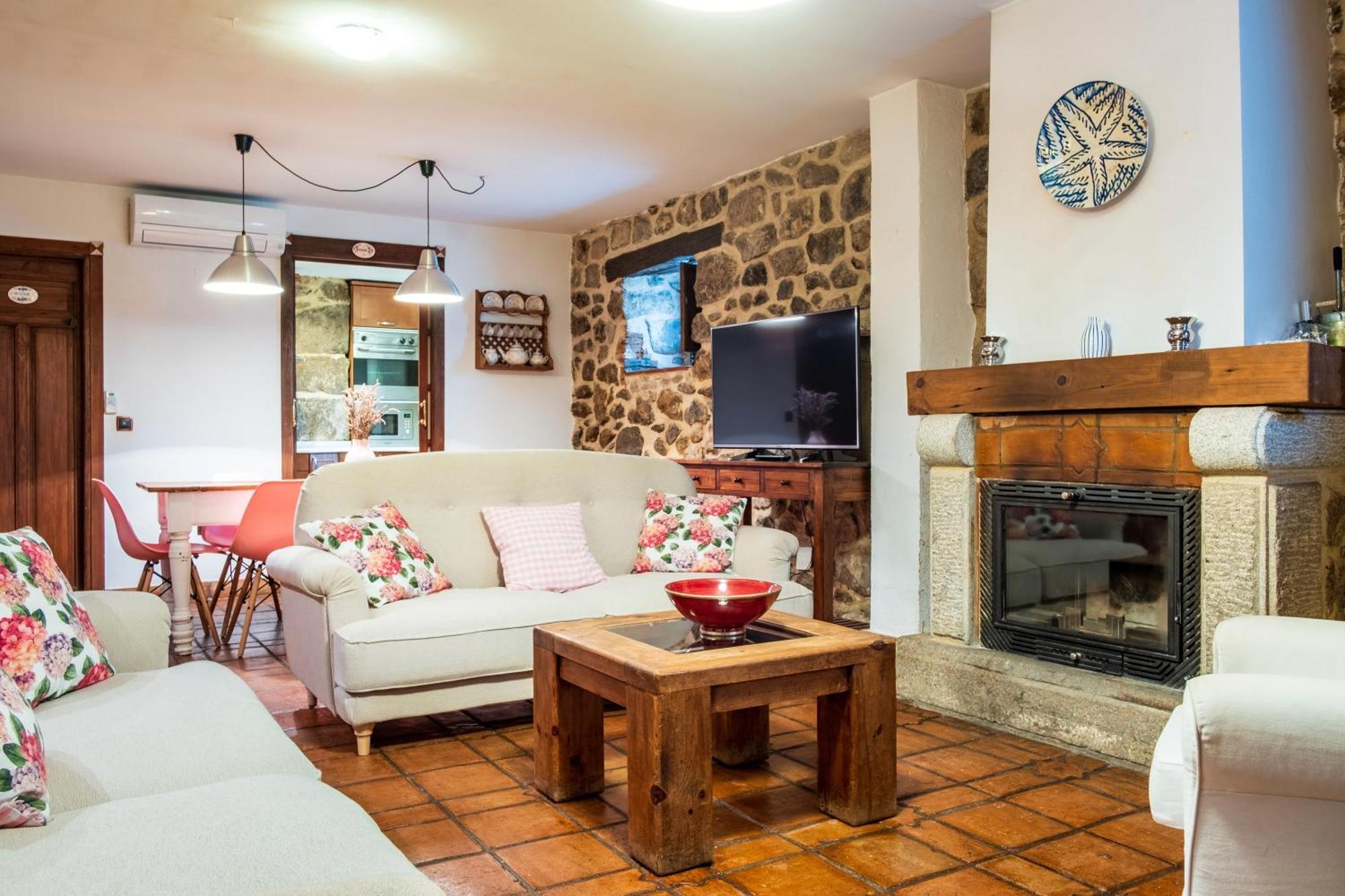Cuesta Del Reloj Guest House Piedralaves Ngoại thất bức ảnh